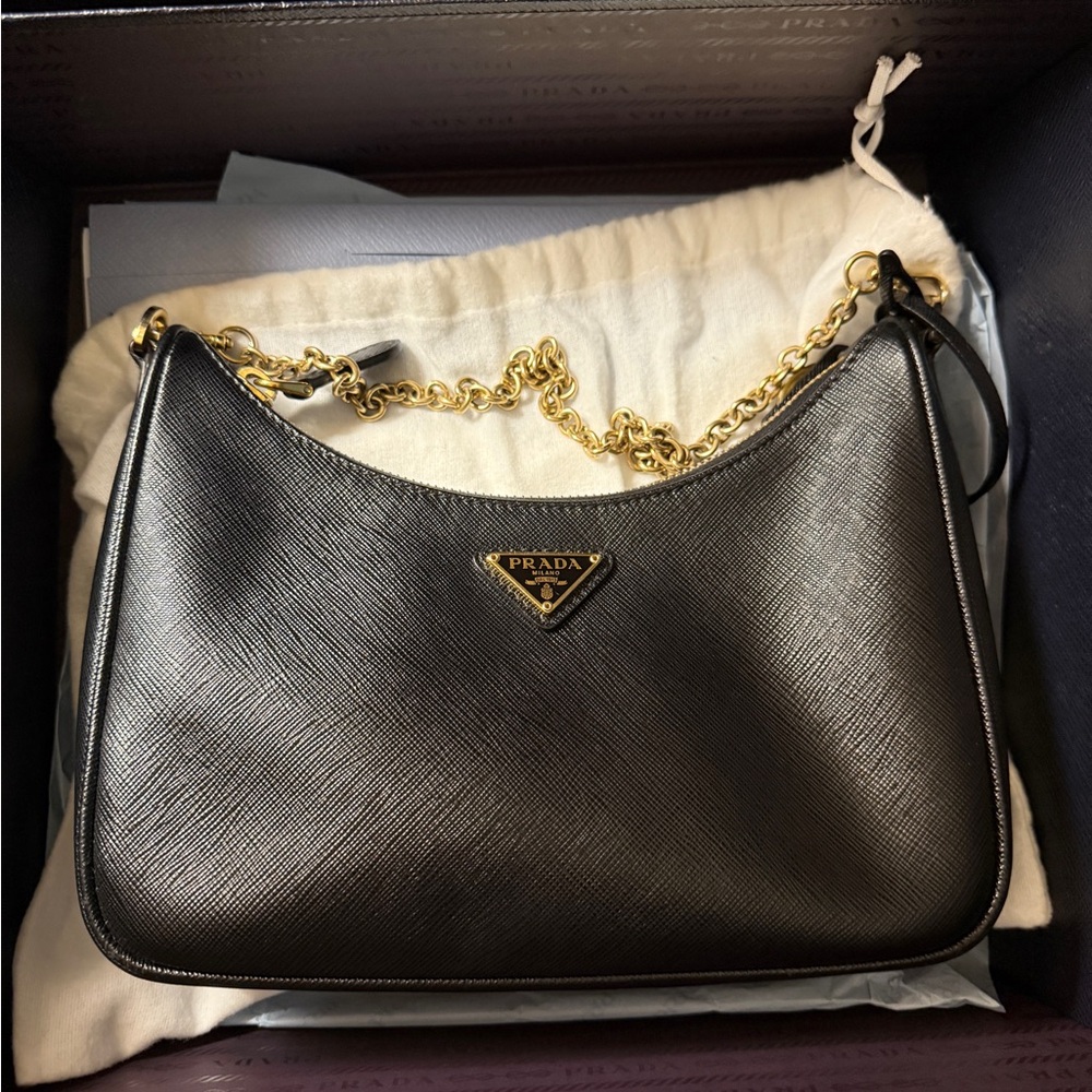 Prada Re-Edition 2005 Saffiano Leather Shoulder Bag in Black with Gold Hardware